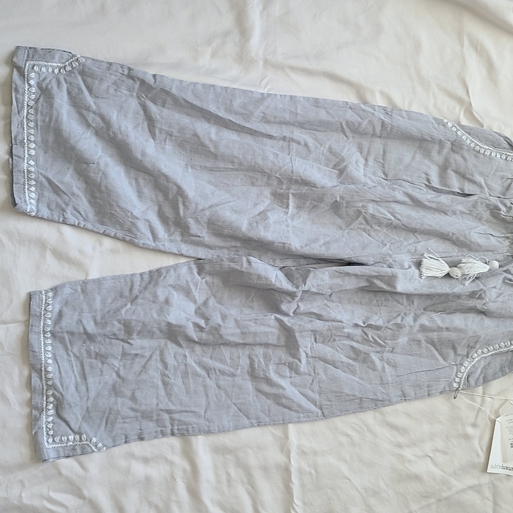Subtle Luxury, cropped beach pants, size S/M